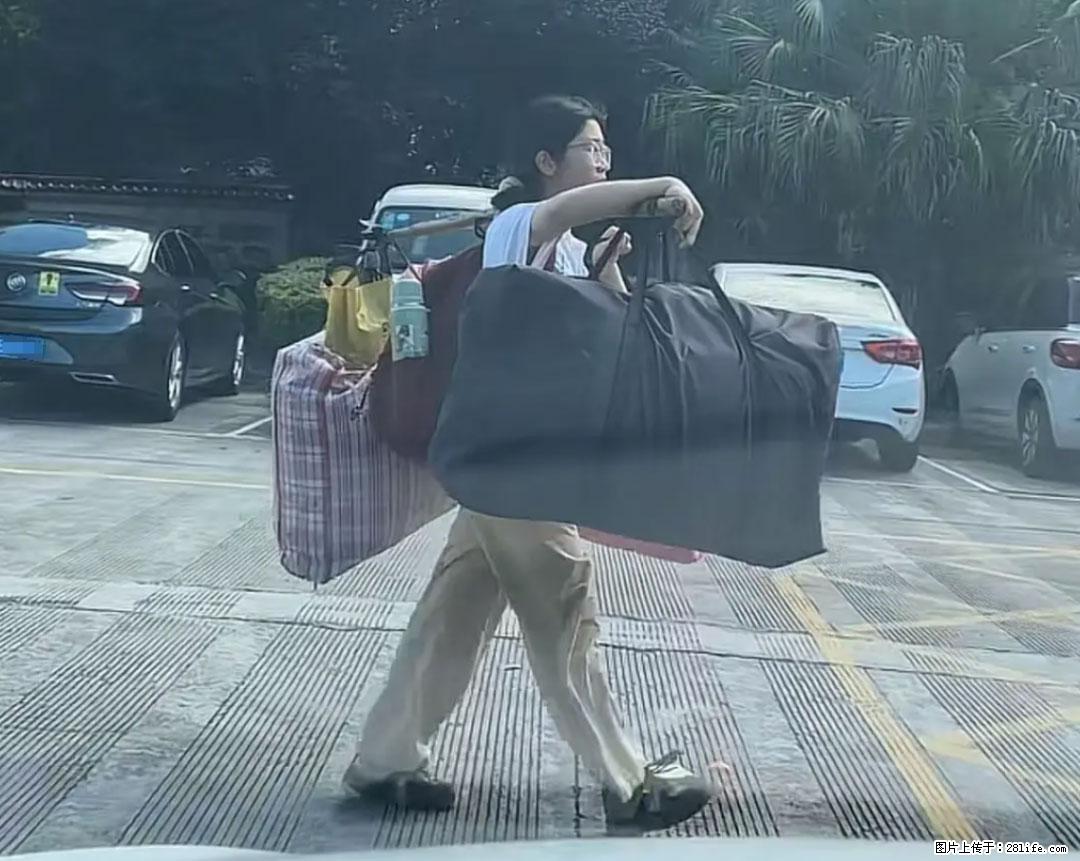 全网追的“扁担女孩”，找了一份暑假工，时薪12元 - 安顺生活资讯 - 安顺28生活网 anshun.28life.net